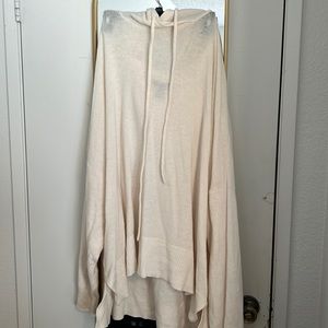 Long hooded sweatshirt